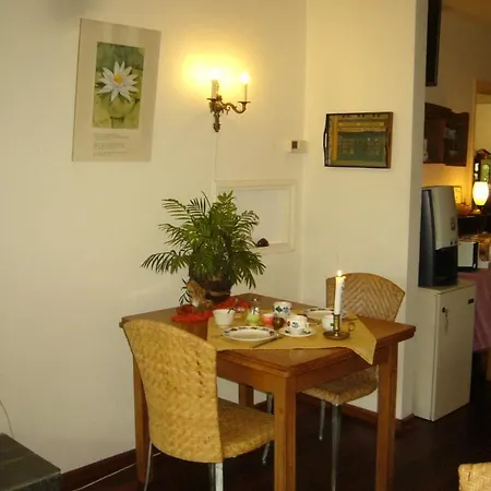 Otel 't Vlinderhofke 2*